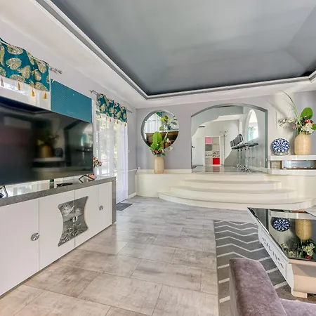 Maxonale Près De Paris Avec Piscine Chauffée, Sauna Et Jacuzzi