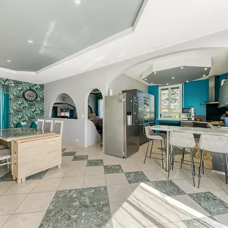 Villa Maxonale Près De Paris Avec Piscine Chauffée, Sauna Et Jacuzzi *
