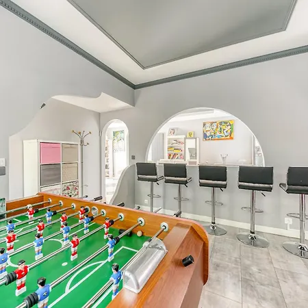 Près De Paris Avec Sauna Et Piscine Villa